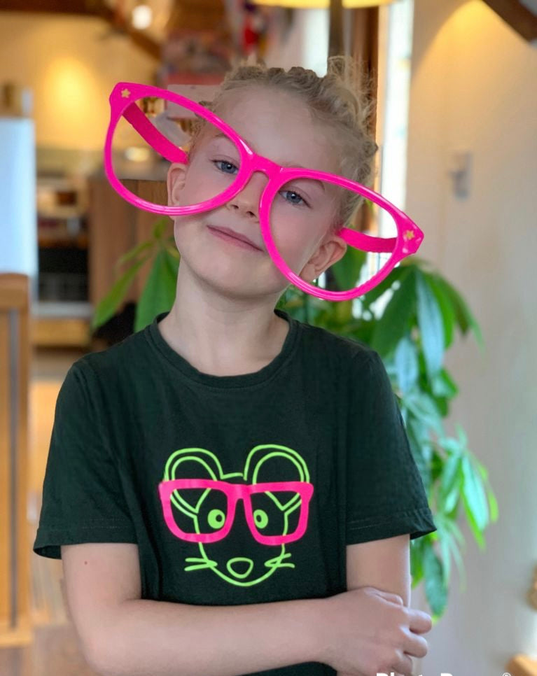 Child’s bottle green organic t-shirt with a mouse
